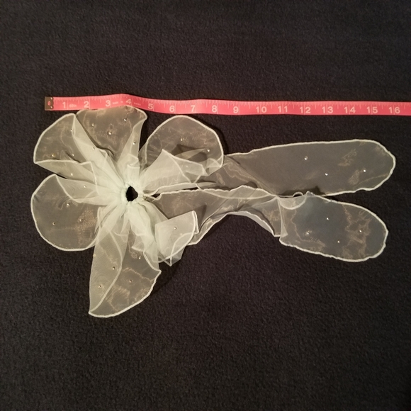 Organza Pull Thru Shawl - Picture 8 of 11